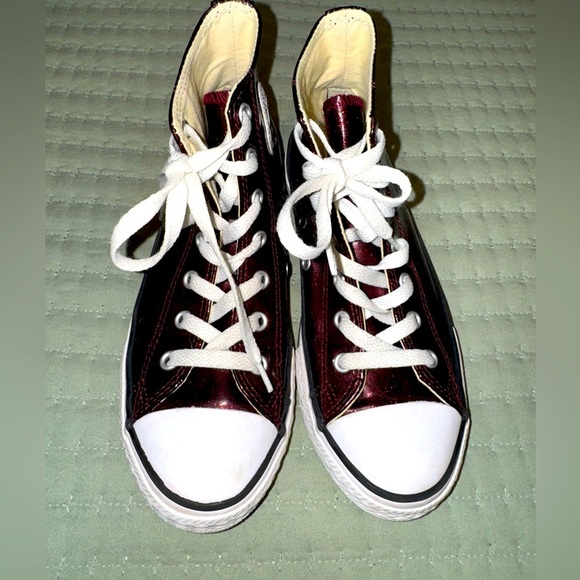 Shimmer black cherry high top Chuck Taylor converse big kids size 3. GUC - Picture 2 of 10